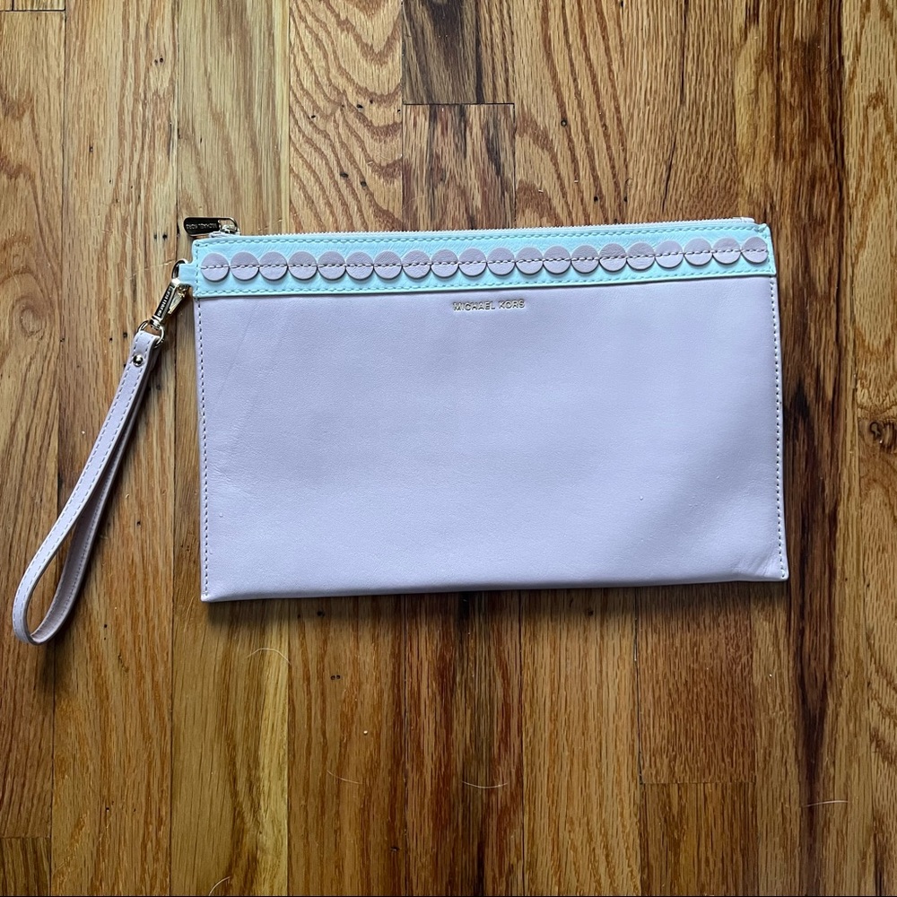 Michael Kors Wristlet Clutch - Pink/White